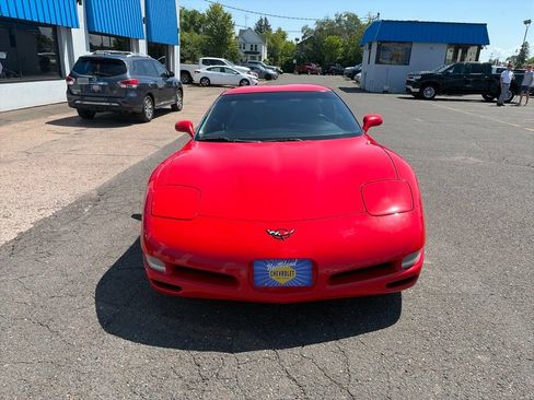 Used 1999 Chevrolet Corvette Coupe RWD image 2