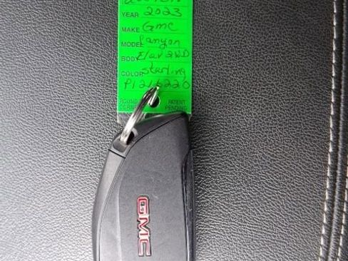 Used 2023 GMC Canyon Elevation w/ Convenience Package image 28