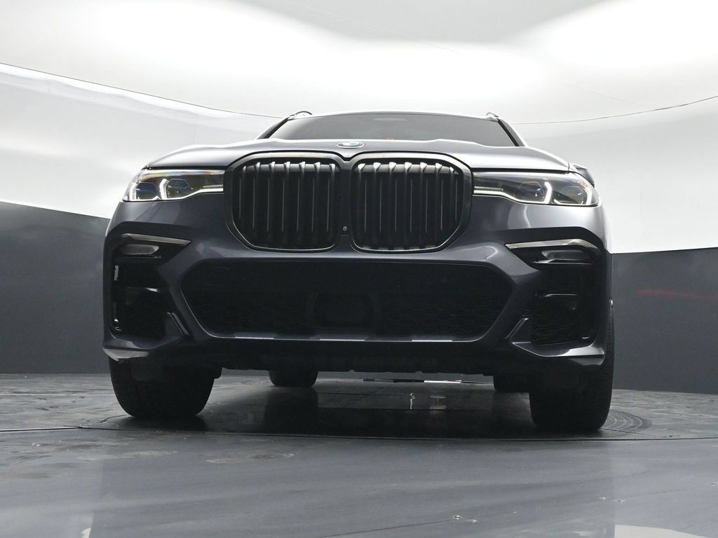 Used 2020 BMW X7 M50i w/ Dynamic Handling Package AWD/4WD image 45