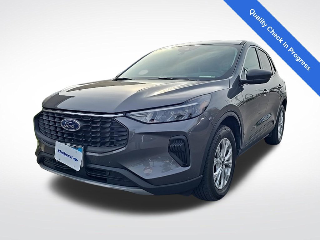 Used 2023 Ford Escape Active w/ Tech Pack #1 AWD/4WD image 1