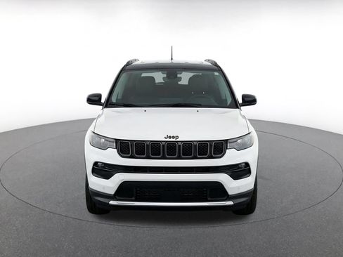 Used 2025 Jeep Compass Limited AWD/4WD image 2