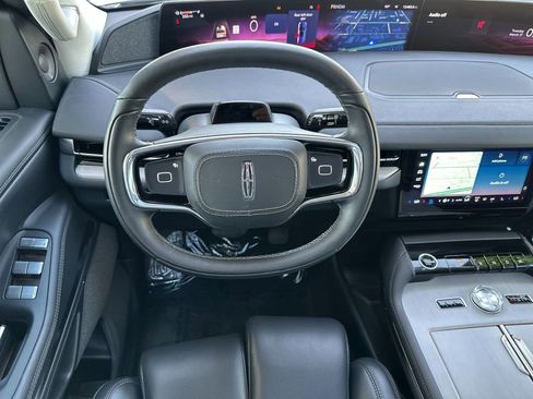 Certified 2025 Lincoln Navigator Reserve image 15