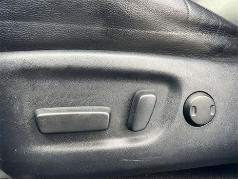 Used 2016 Toyota RAV4 Limited w/ Advanced Technology Package image 28