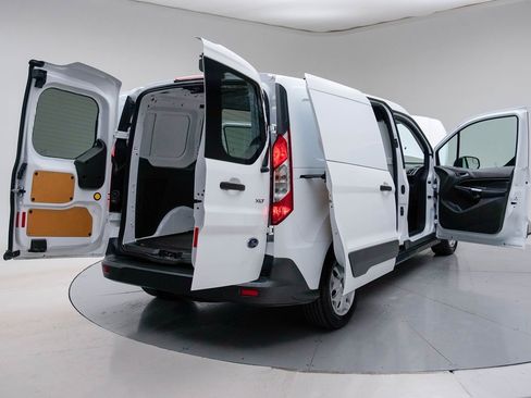 Used 2018 Ford Transit Connect XLT image 21