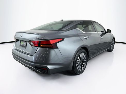 Used 2024 Nissan Altima 2.5 SV w/ SV Premium Package FWD image 9