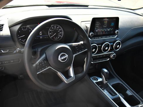 Used 2025 Nissan Sentra SV FWD image 14