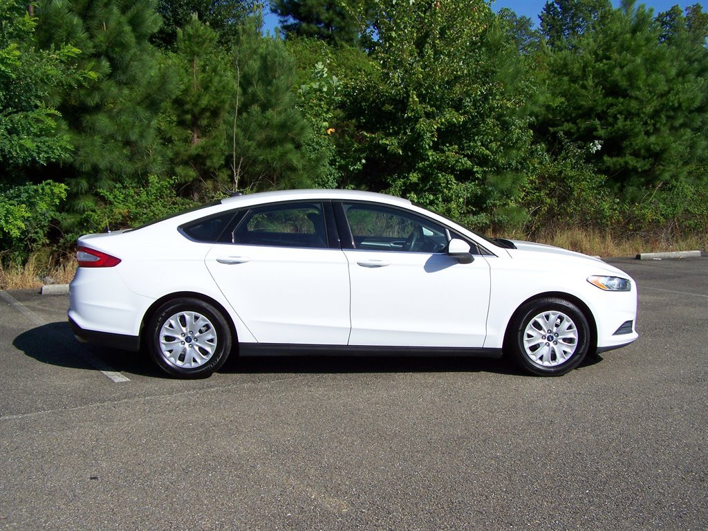 Used 2014 Ford Fusion S FWD image 21