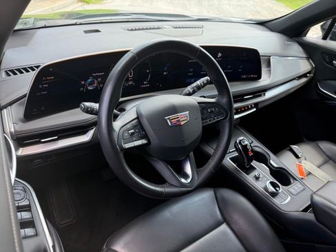 Certified 2025 Cadillac XT4 Premium Luxury FWD image 4