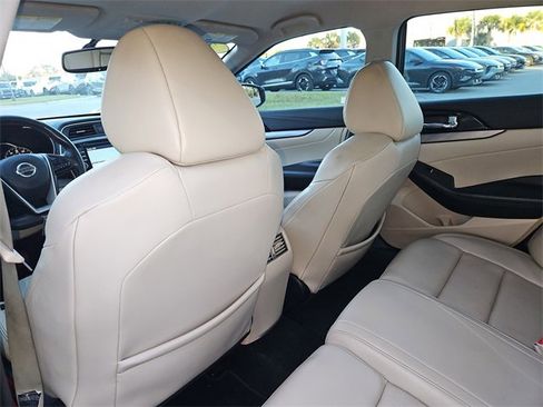 Used 2017 Nissan Maxima 3.5 SV image 11