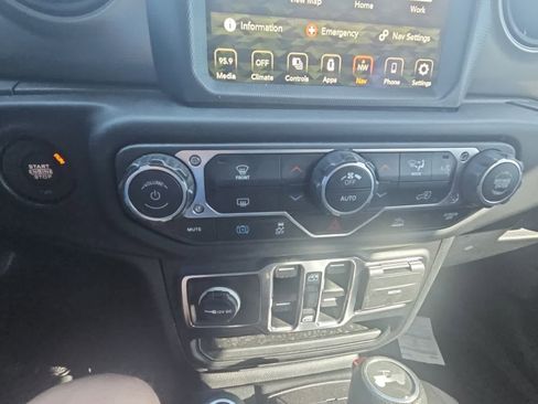 Used 2023 Jeep Wrangler Unlimited w/ 8.4" Radio Group AWD/4WD image 17