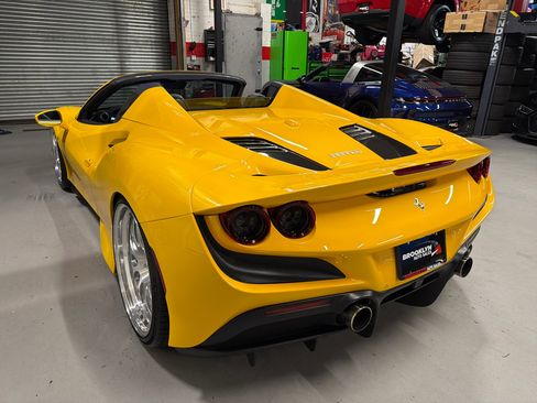 Used 2021 Ferrari F8 Tributo image 8