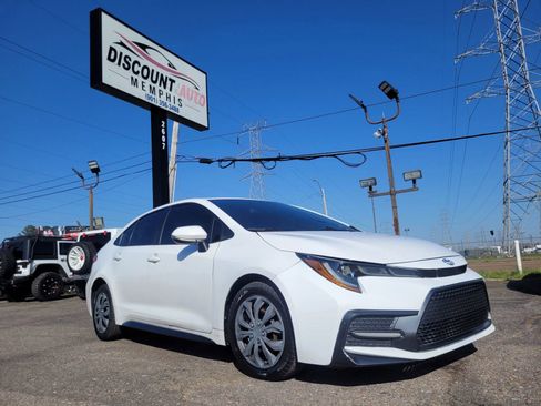 Used 2022 Toyota Corolla SE FWD image 2