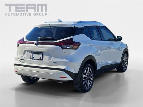 Used 2024 Nissan Kicks SV image 7