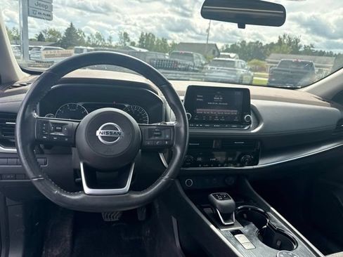 Used 2021 Nissan Rogue SV AWD/4WD image 7