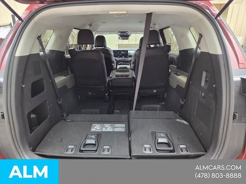 Used 2025 Kia Carnival FWD image 11