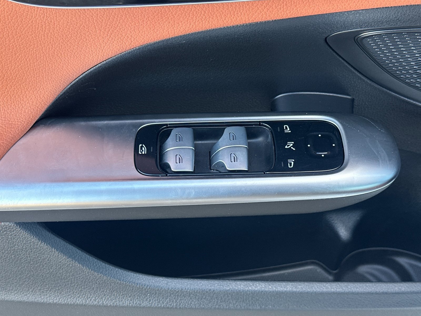 Used 2025 Mercedes-Benz C 300 Sedan image 13
