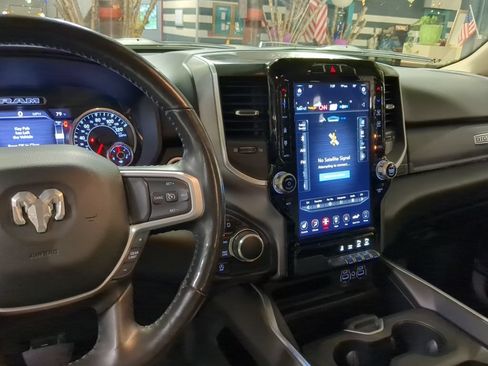 Used 2020 RAM 1500 Big Horn AWD/4WD image 16