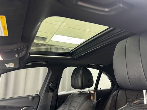 Used 2018 Mercedes-Benz E 300 4MATIC image 28