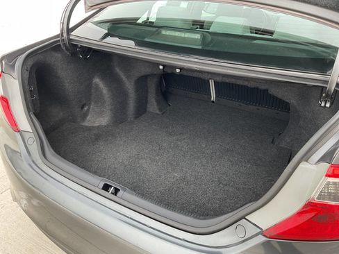 Used 2014 Toyota Camry LE image 30