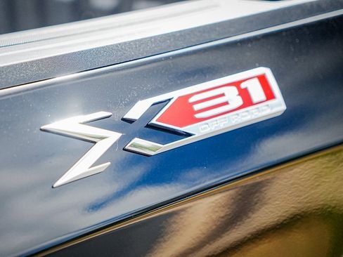 New 2026 GMC Sierra 1500 SLT image 29