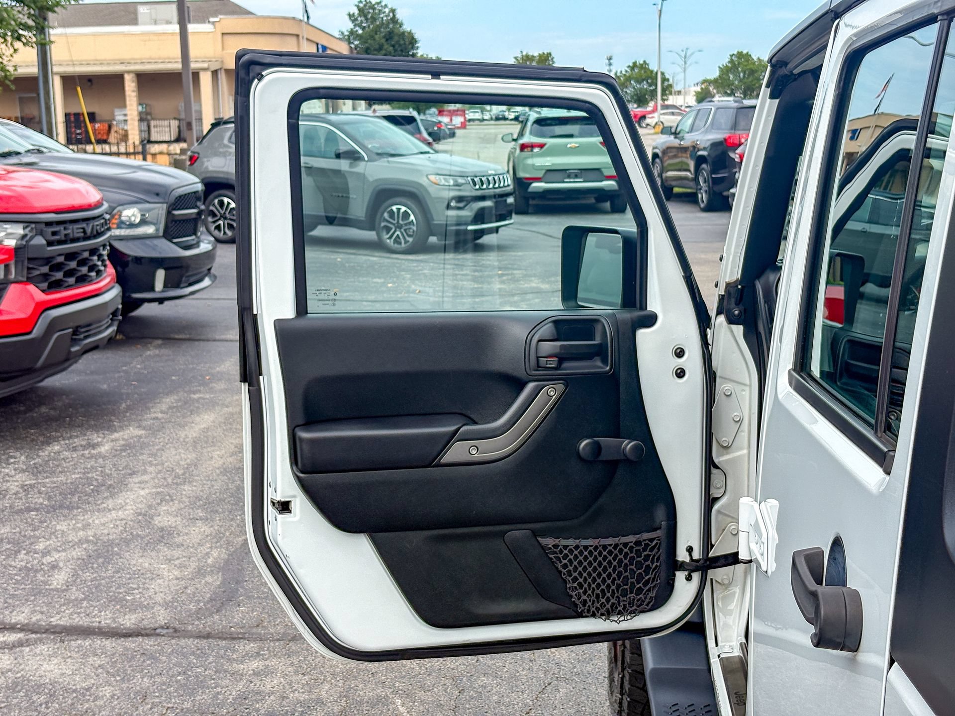 Used 2017 Jeep Wrangler Unlimited Sport w/ Connectivity Group AWD/4WD image 14