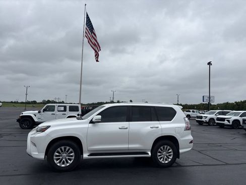 Used 2021 Lexus GX 460 Premium w/ Premium Package AWD/4WD image 2