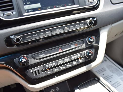 Used 2015 Kia Sedona SX FWD image 24