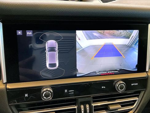 Used 2023 Porsche Macan image 28