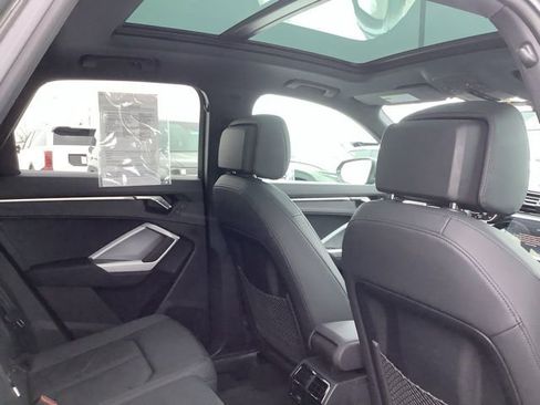 Used 2025 Audi Q3 2.0T Premium image 25