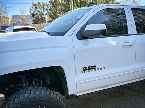 Used 2018 Chevrolet Silverado 1500 LT w/ Trailering Package image 4