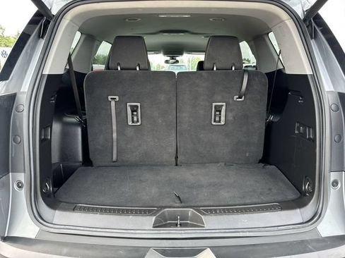 Used 2022 GMC Acadia SLE w/ Driver Convenience Package FWD image 26