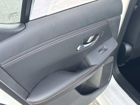 New 2025 Nissan Sentra SR FWD image 12