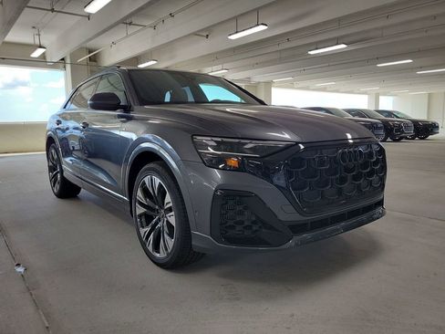 Used 2025 Audi Q8 Premium Plus AWD/4WD image 2