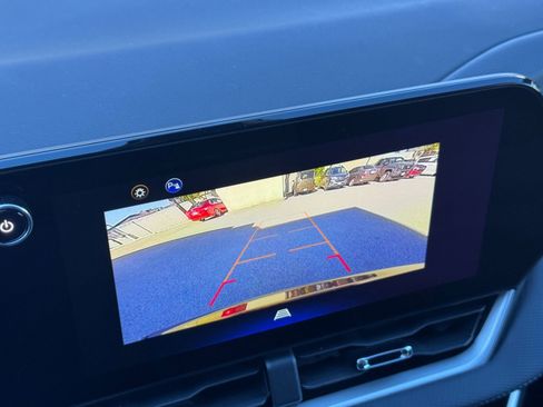 Used 2025 Chevrolet Equinox LT image 17