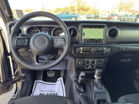 Used 2023 Jeep Gladiator Willys image 25