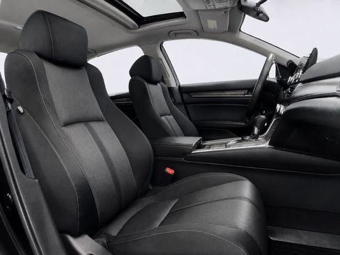 Used 2018 Honda Accord EX image 13