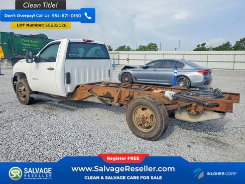 Used 2013 Chevrolet Silverado 3500 W/T RWD image 3