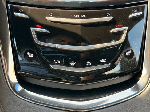 Used 2014 Cadillac ELR w/ Luxury Package FWD image 37