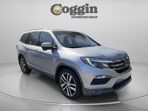 Certified 2017 Honda Pilot Touring image 7