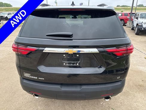 Used 2023 Chevrolet Traverse LT w/ LPO, Floor Liner Package image 9