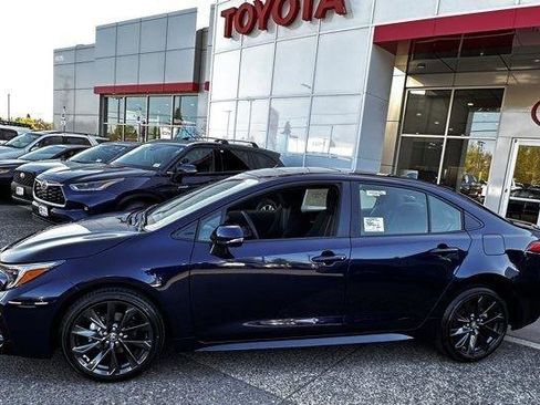 New 2025 Toyota Corolla SE w/ SE Premium Package image 2