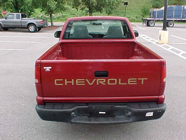 Used 2002 Chevrolet S10 Pickup 2WD Regular Cab image 24