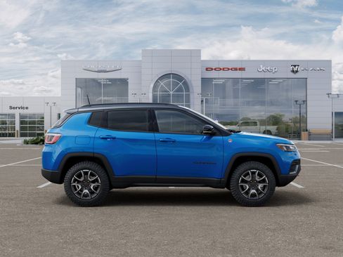 New 2026 Jeep Compass Trailhawk w/ Sun, Sound & Navigation Group AWD/4WD image 47