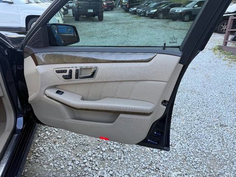Used 2011 Mercedes-Benz E 350 4MATIC Sedan image 15
