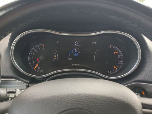 Used 2020 Jeep Grand Cherokee Limited w/ Luxury Group II image 29