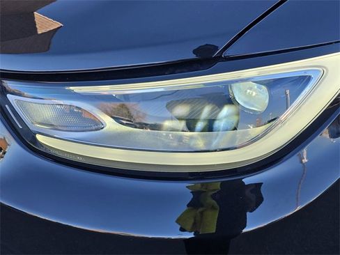 Used 2021 Chrysler Pacifica Pinnacle image 35