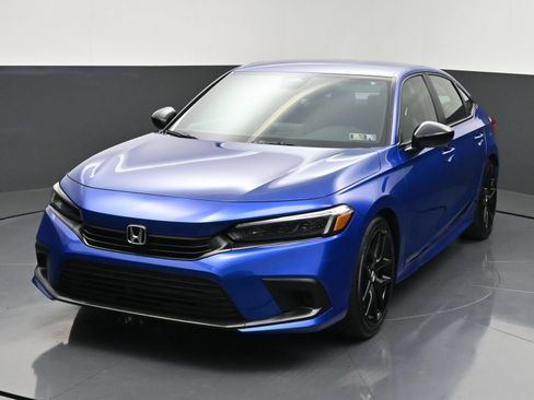 Used 2023 Honda Civic Sport image 3