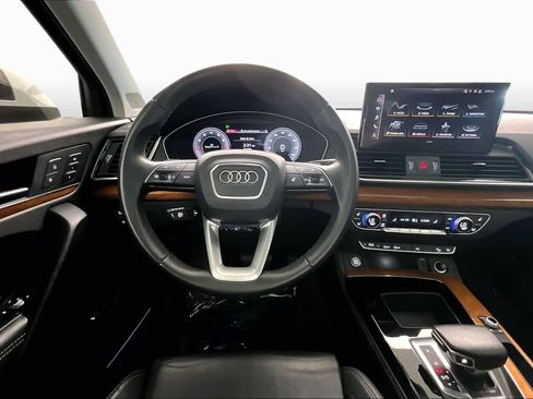 Used 2023 Audi Q5 2.0T Premium Plus w/ Premium Plus Package AWD/4WD image 6