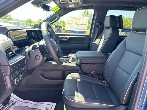 New 2026 Chevrolet Suburban Premier AWD/4WD image 22