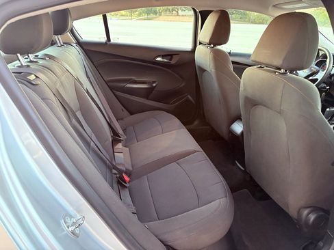 Used 2018 Chevrolet Cruze LS image 22